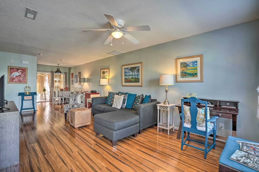 Charleston Townhome ~ 13 Mi to Sand & Surf!