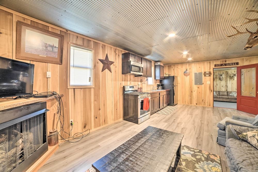 Charming New Concord Cabin on 50-acre Farm!