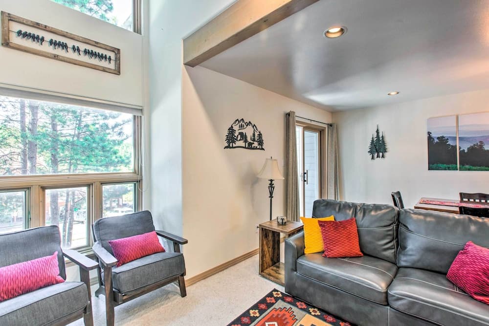 Vibrant Escape < Half Mi to Angel Fire Resort