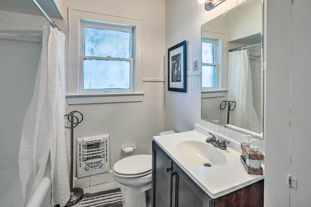 Charming Shreveport Escape ~ 3 Mi to Downtown