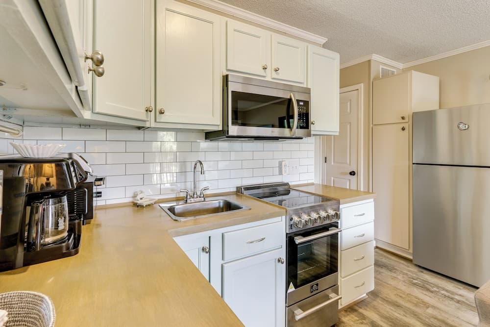 On-site Beach Access: Apt in Hilton Head Island!