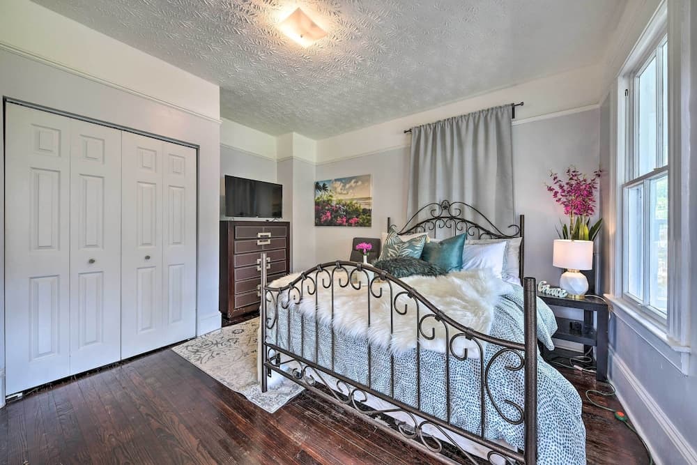 Beautiful Jacksonville Home < 2 Mi to Downtown!