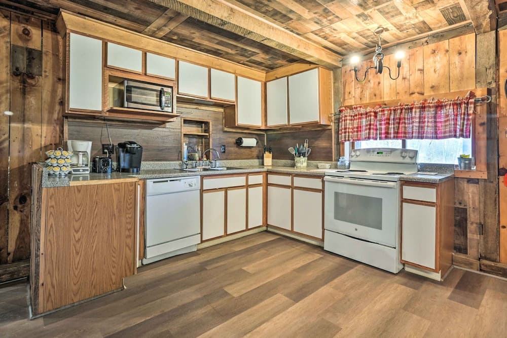 New Paris Cabin ~ 11 Mi to Shawnee State Park