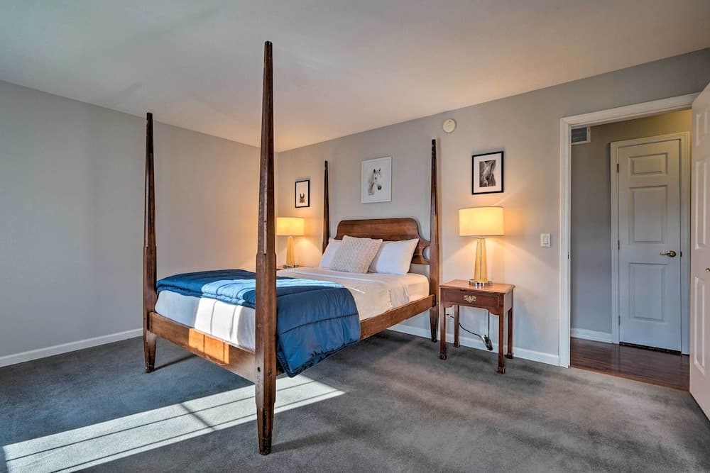 Spacious Home Near Bromley Mountain Ski Resort!