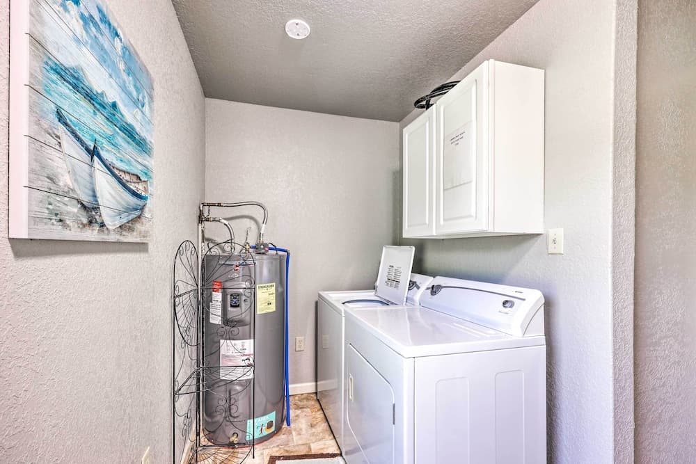 Lakefront Home w/ Swim Dock in Hot Springs