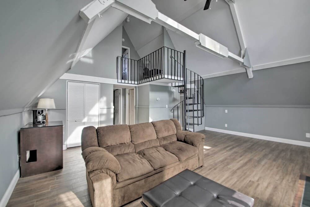 Modern Indianapolis Home, 9 Mi to Mile Square