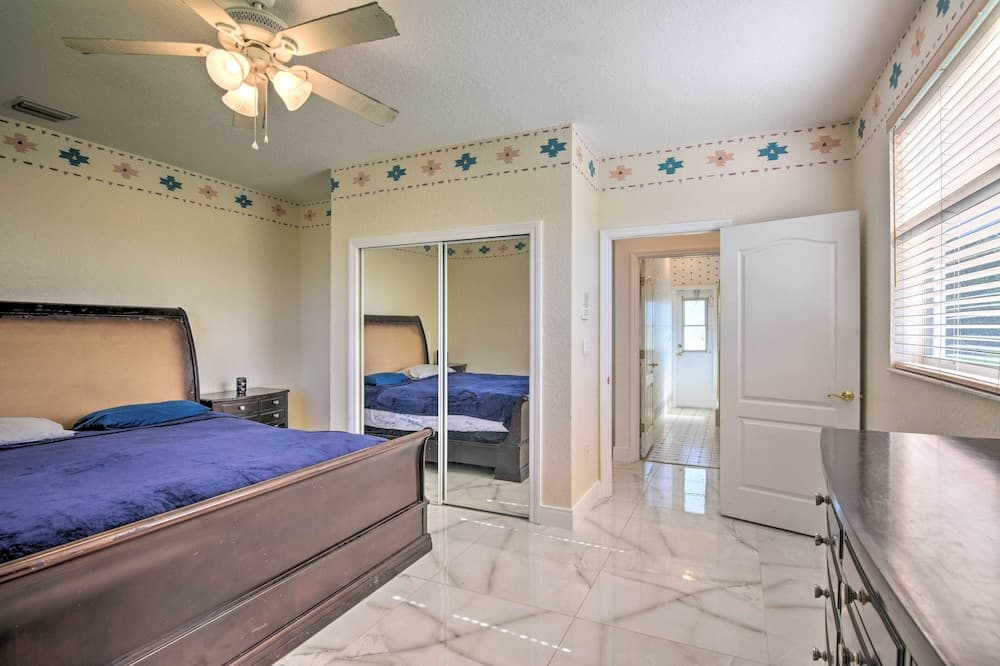 Riverfront Southwest Ranches Home w/ Hot Tub!