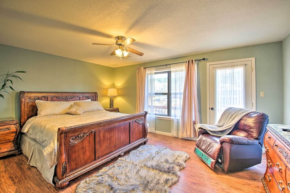 Amenity-packed Lakehouse w/ Pool & Boat Slip!