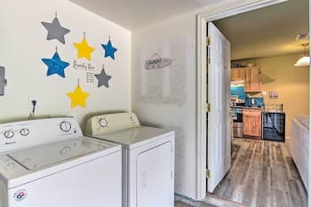 Navarre Beach House: Minutes to Restaurants!