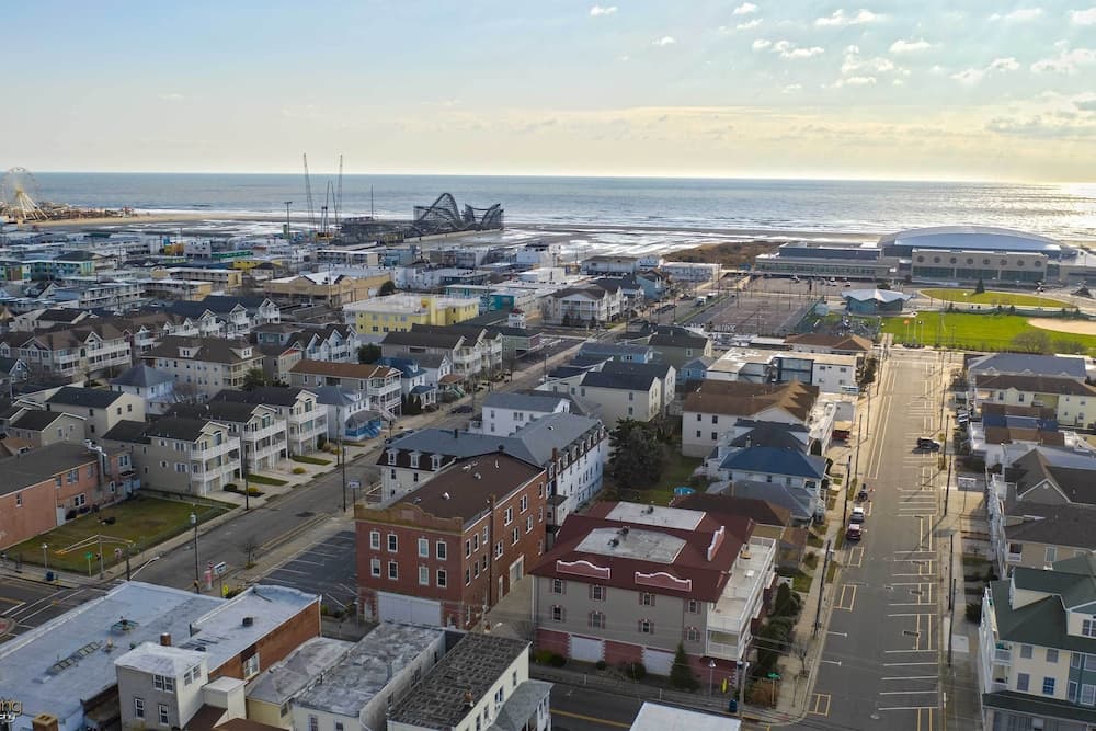 Luxe Condo w/ Game Area, Walk to Beach & Boardwalk