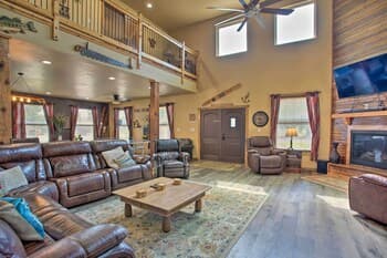 Spectacular Lake Texoma Home w/ Pool Table!