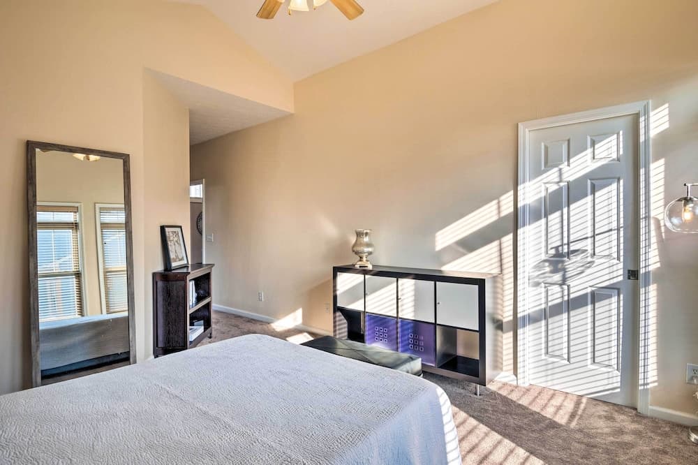 Indiana Condo < 1 Mi to Bottleworks District!