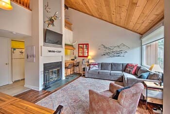 Lincoln Condo w/ Amenities + Shuttle to Loon!