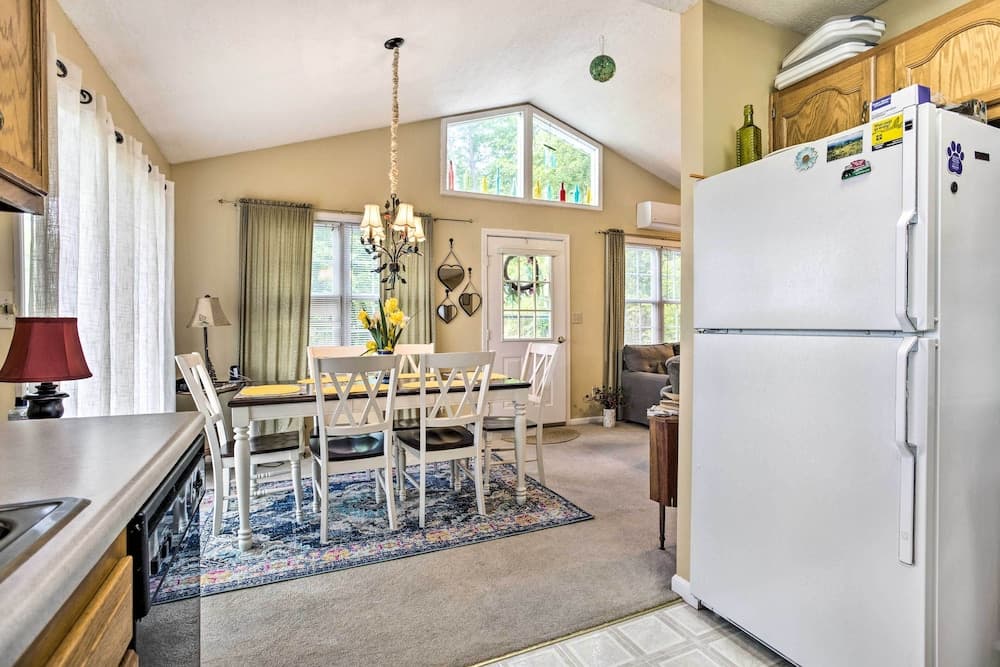 Bring a Pet: Cozy Burnsville Cottage w/ Fire Pit!