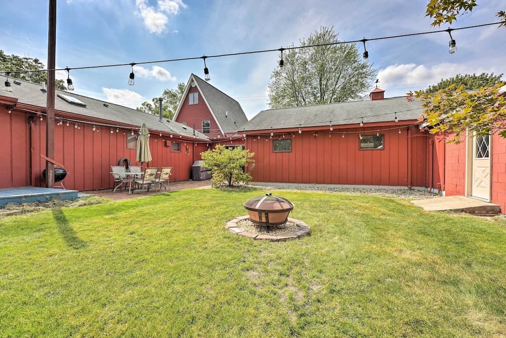 Spacious Coldwater Home: Private Boat Launch!