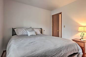 East Stroudsburg Home w/ Patio & Gas Grill!