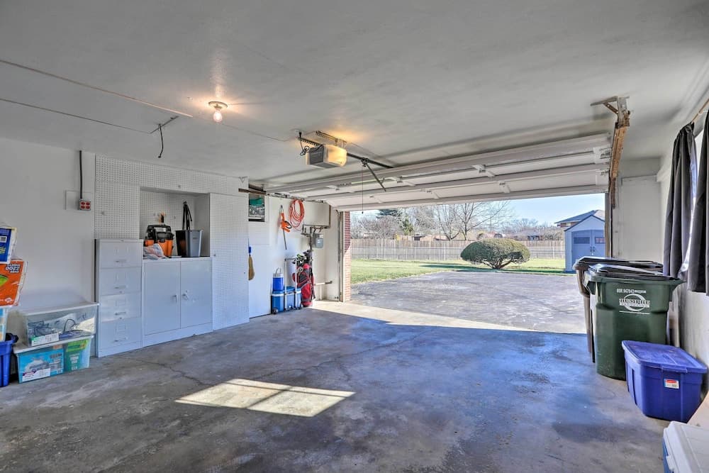 Dayton Home w/ Patio & Fire Pit ~ 6 Mi Dtwn!