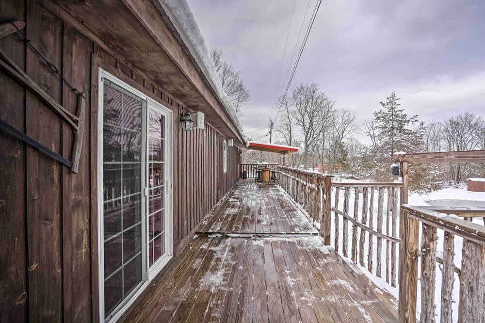 Cozy Catskills Home w/ Pond on 2 Acres!