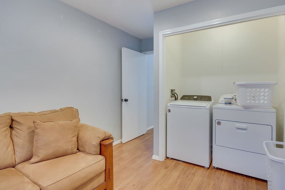 Yard + 15' Boat Slip: Waterfront Grove Getaway