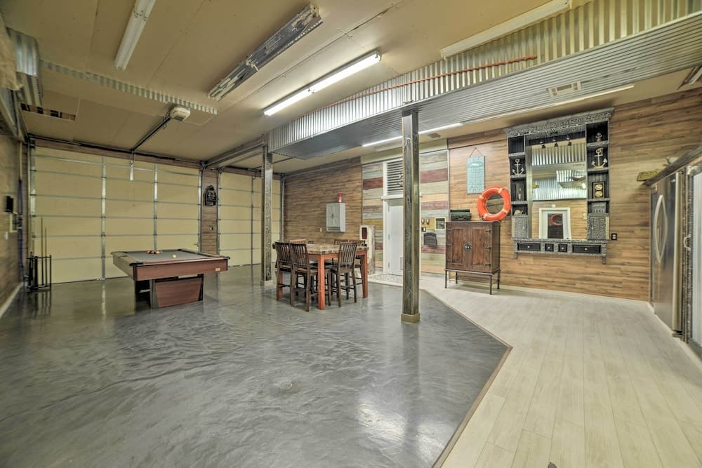 Gilbertsville Retreat Walk to Moors Marina!