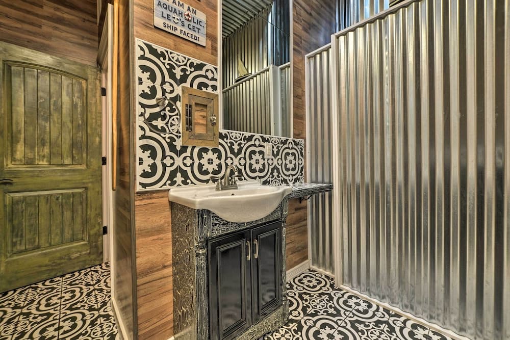 Gilbertsville Retreat Walk to Moors Marina!