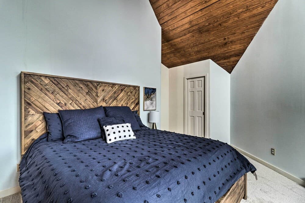 House Rental at Wintergreen Resort w/ Deck!