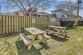 Cozy Carolina Beach Condo w/ Ocean Views!