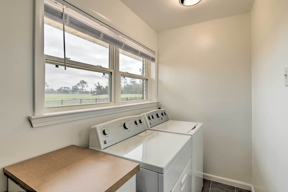 Trendy Home: Golf Course View < 4 Mi to Beach