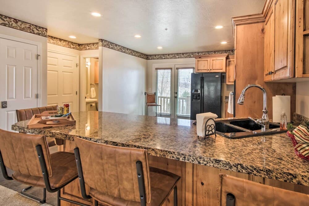 Eden Condo Near Wolf Creek Golf & Pineview Res!