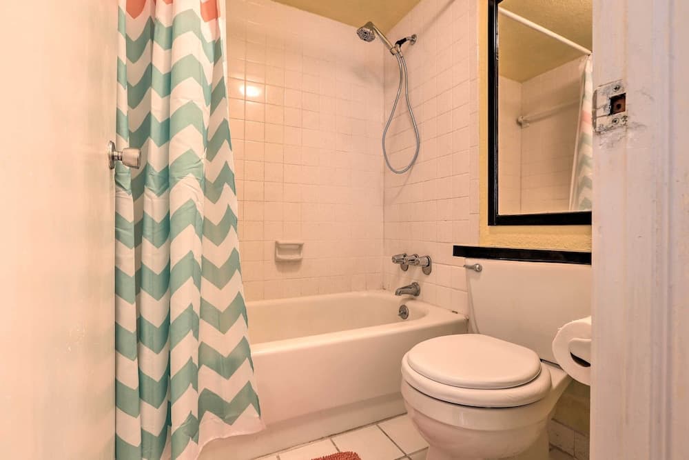 Oceanfront Daytona Beach Club Studio w/ Balcony!