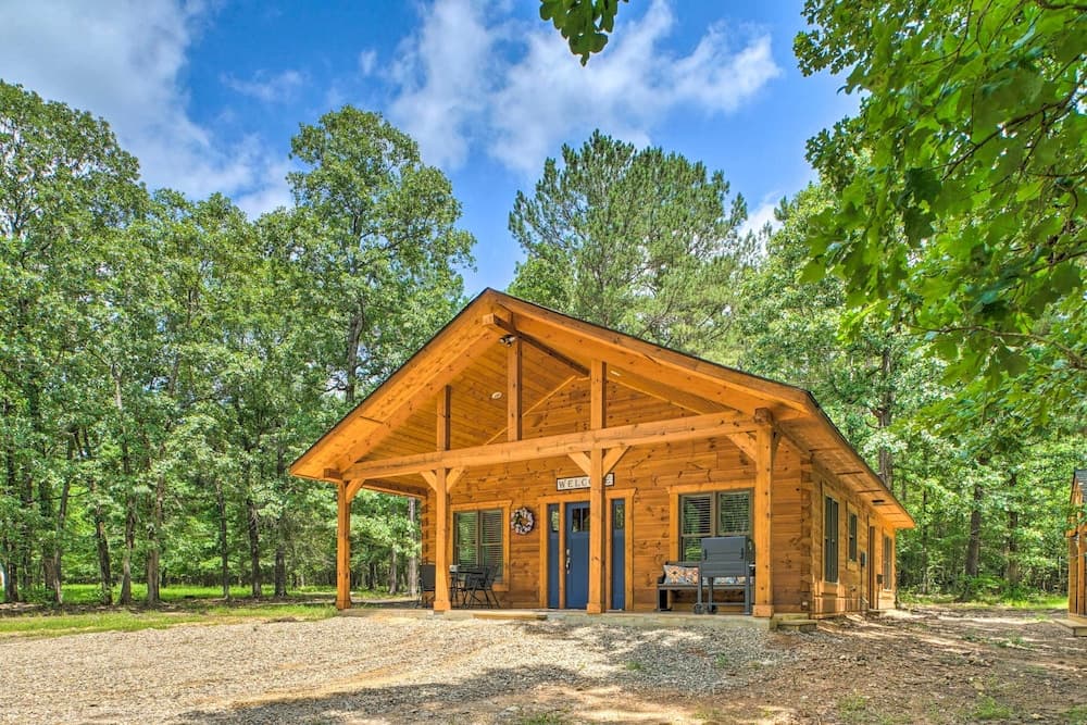 'falling Star' Eagletown Cabin w/ Hot Tub: Pets OK