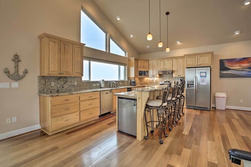 Oceanfront South Beach Home w/ Hot Tub & Sauna