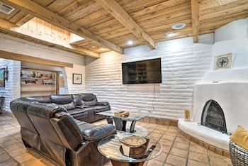 Las Cruces Home 'La Casa Blanca' w/ Courtyard