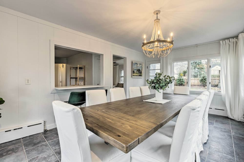 Cozy Sag Harbor House Rental - Walk to Beach!