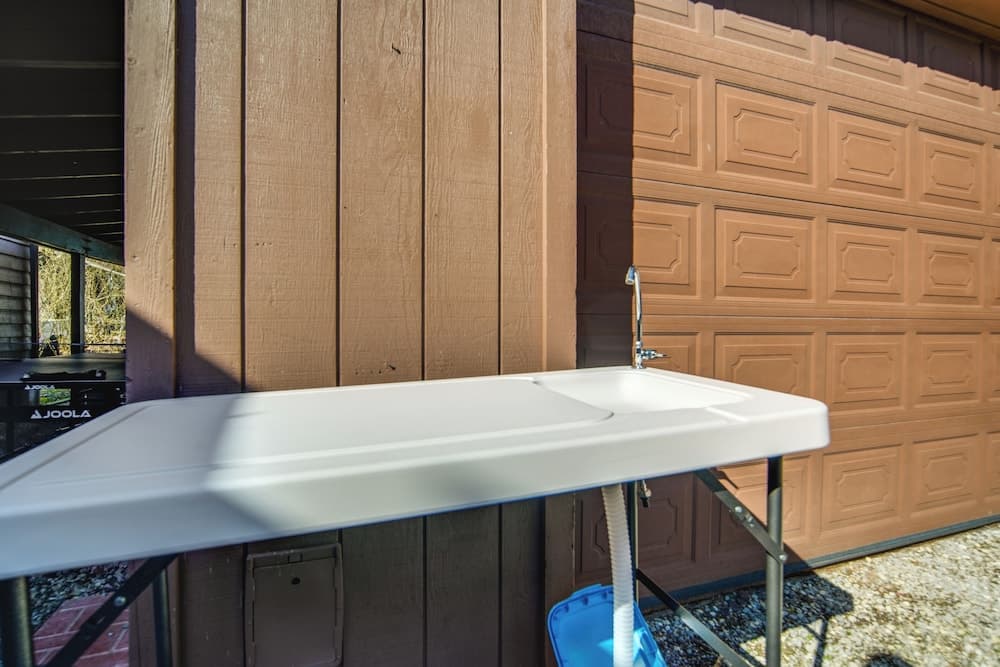 Charming Pymatuning Lake House Near Park & Beach