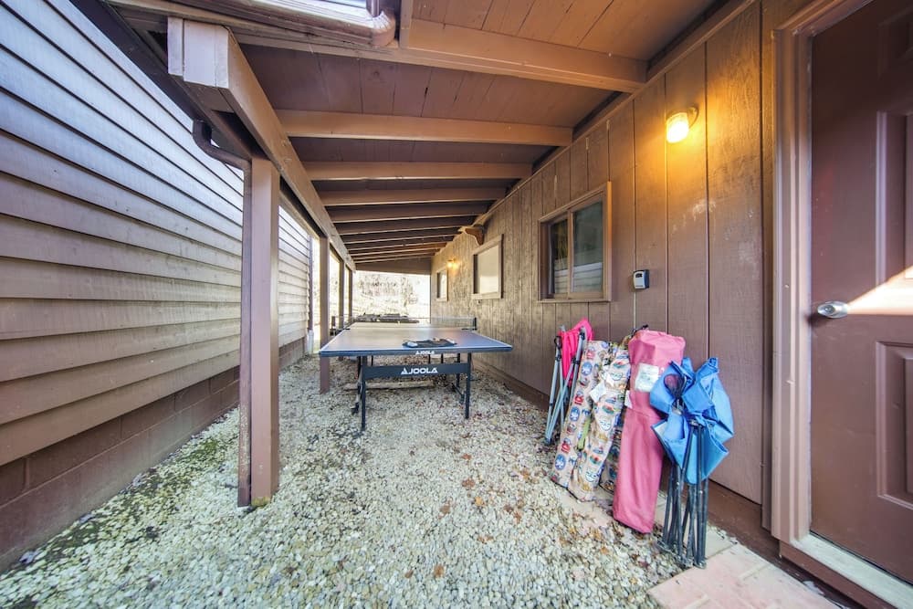 Charming Pymatuning Lake House Near Park & Beach