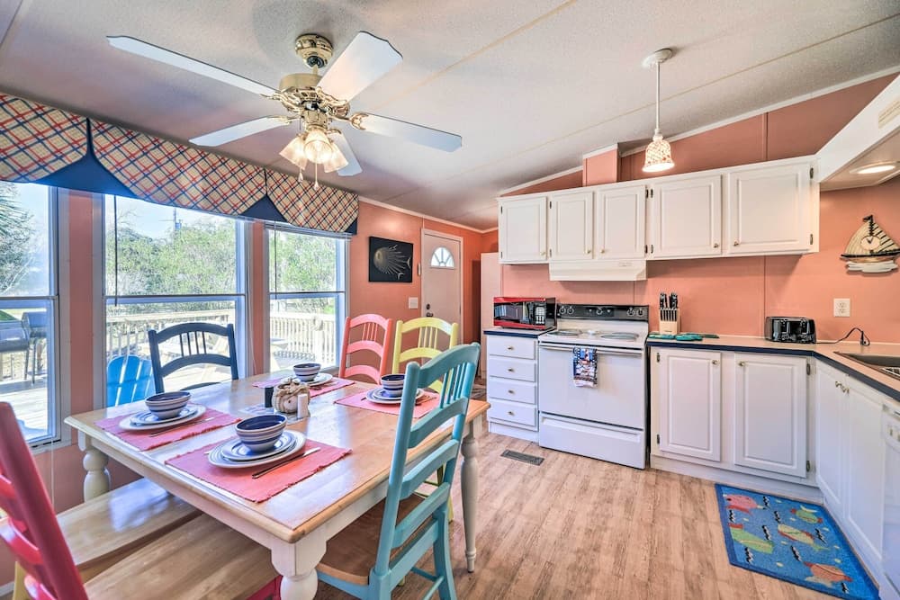 Atlantic Beach Home w/ Decks & Fire Pit