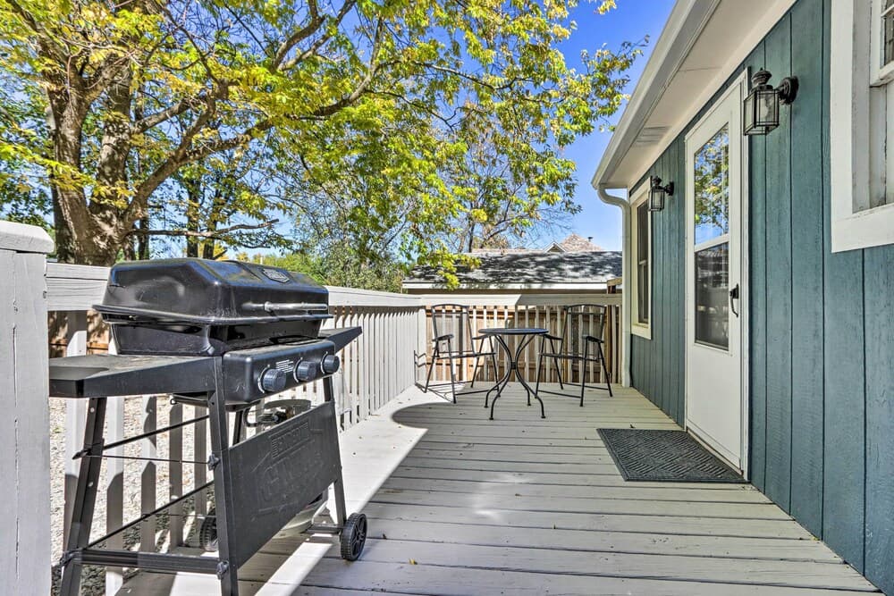 Cozy Warsaw Cottage: Walk to Drake Harbor!