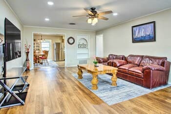 Cozy Enid Condo ~ 2 Mi to Historic Downtown!