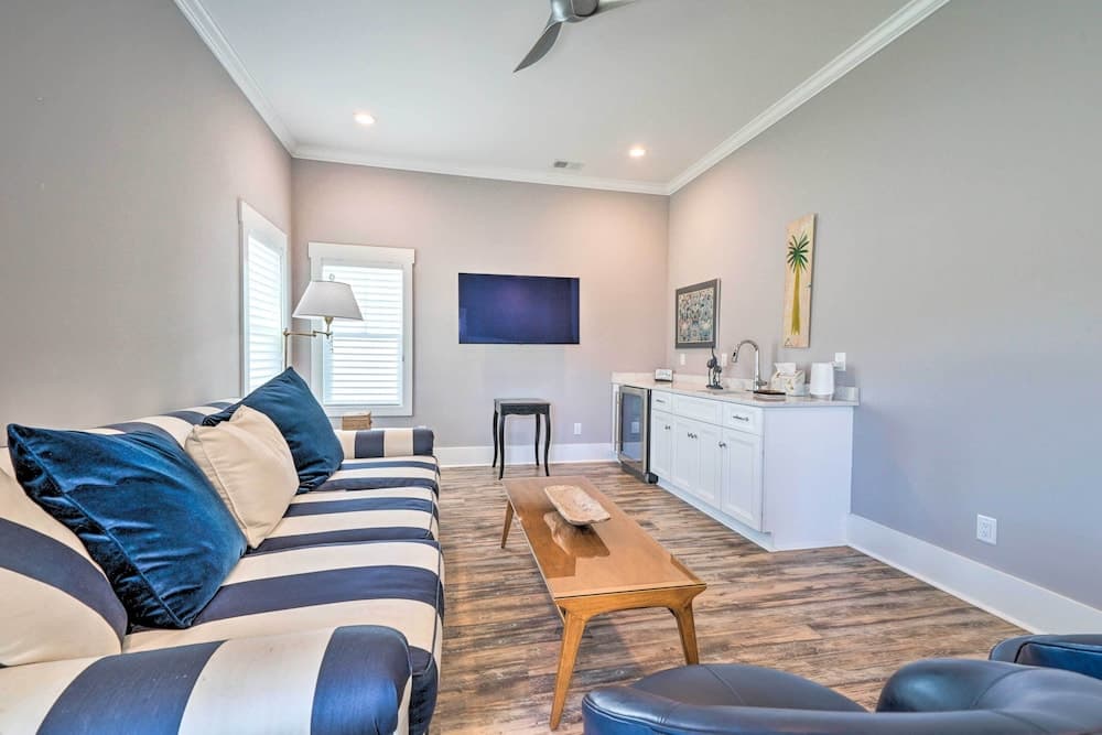 Bright Coastal Abode With Porch & Beach Access!