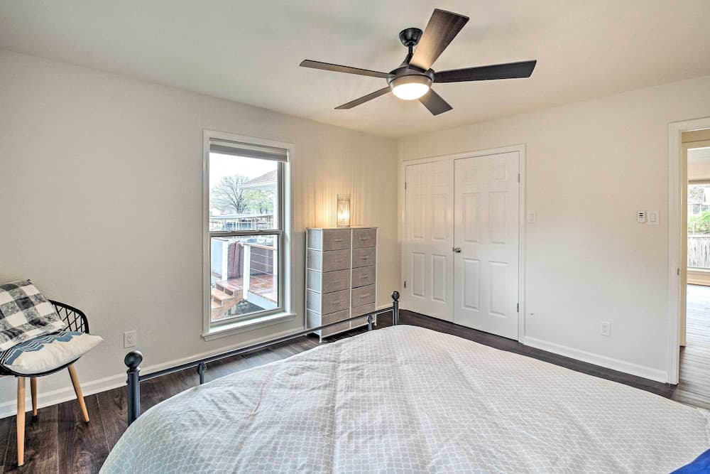 Boat Dock & Kayaks: Waterfront Hot Springs Home!