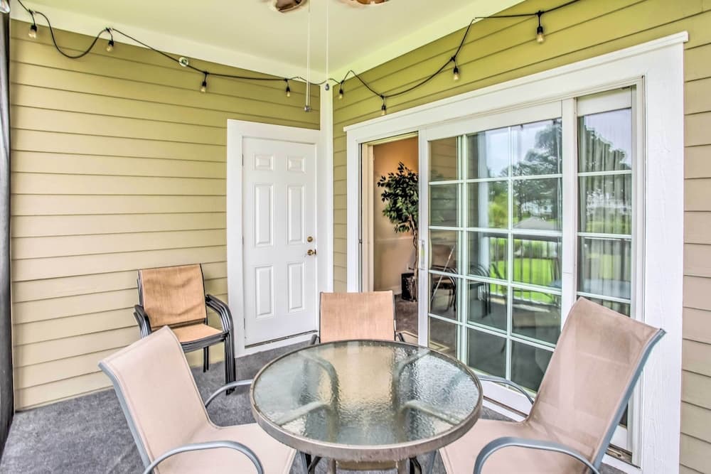 Sunny Myrtlewood Condo w/ Golf & Pool: Near Beach!