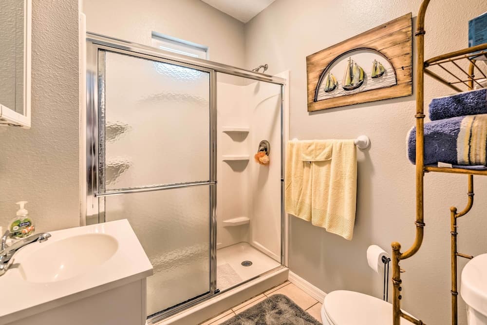 2 Mi to Beach: Canal-front Home in Hudson!