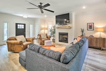 New Everything! Comfy Home w/ Deck & Trail Access!