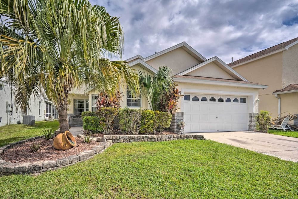 Bright Kissimmee Getaway ~ 8 Mi to Disney!