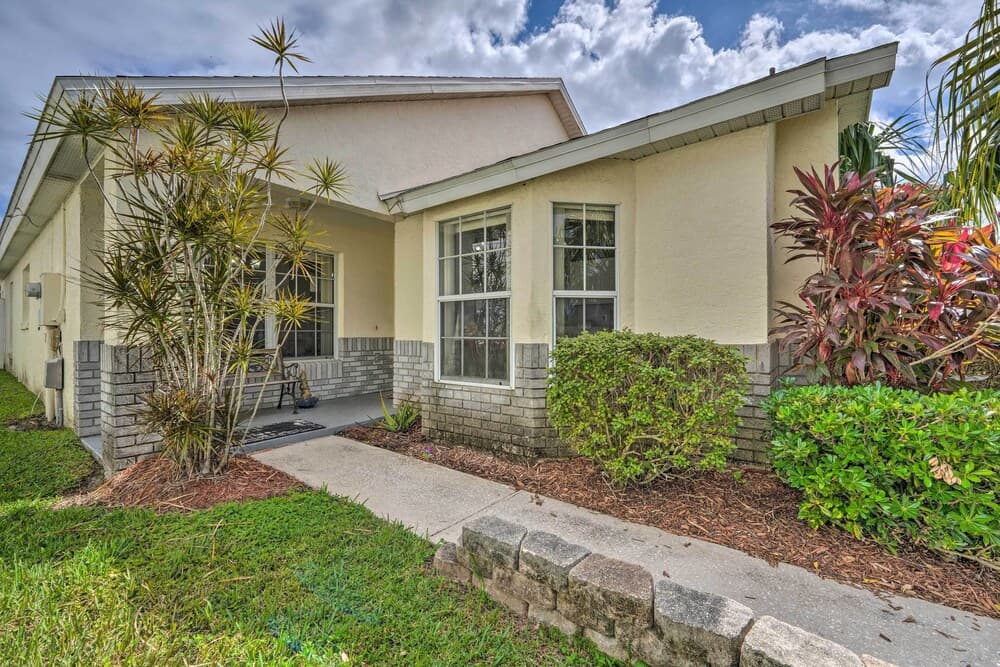 Bright Kissimmee Getaway ~ 8 Mi to Disney!