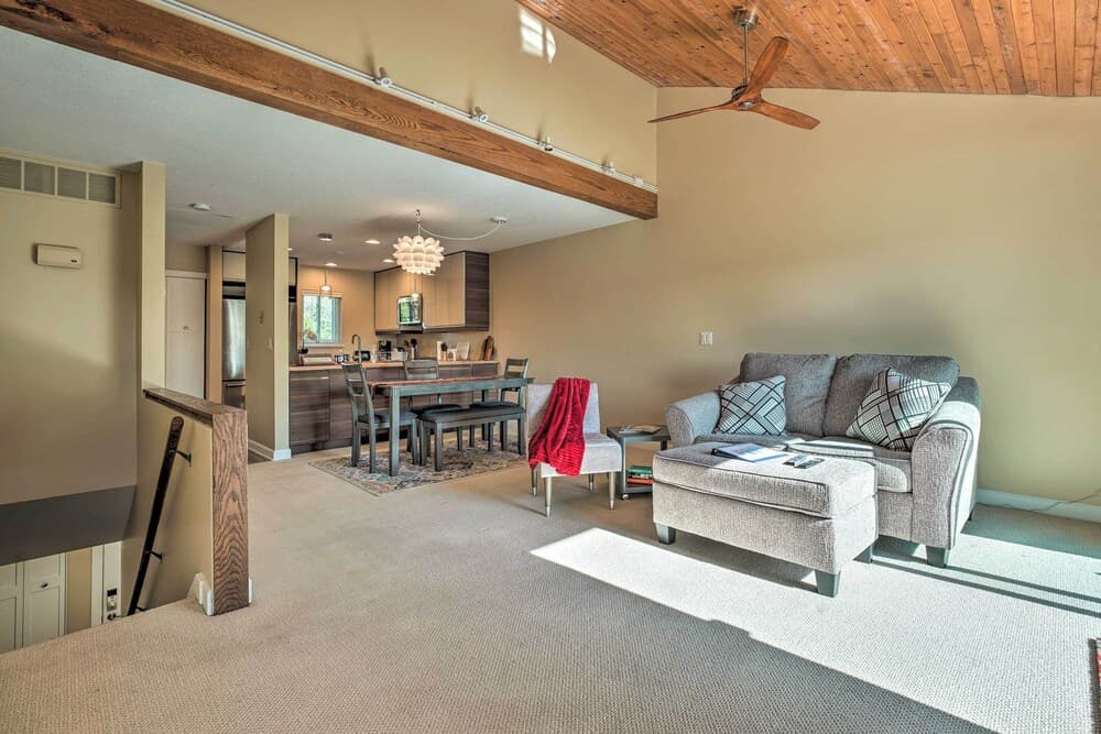 Sunny South Haven Condo < 1 Mi to Beaches!