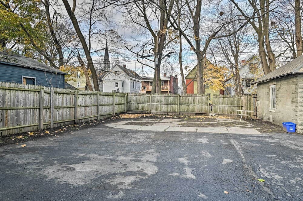 Pet-friendly Historic Apartment Near Albany!