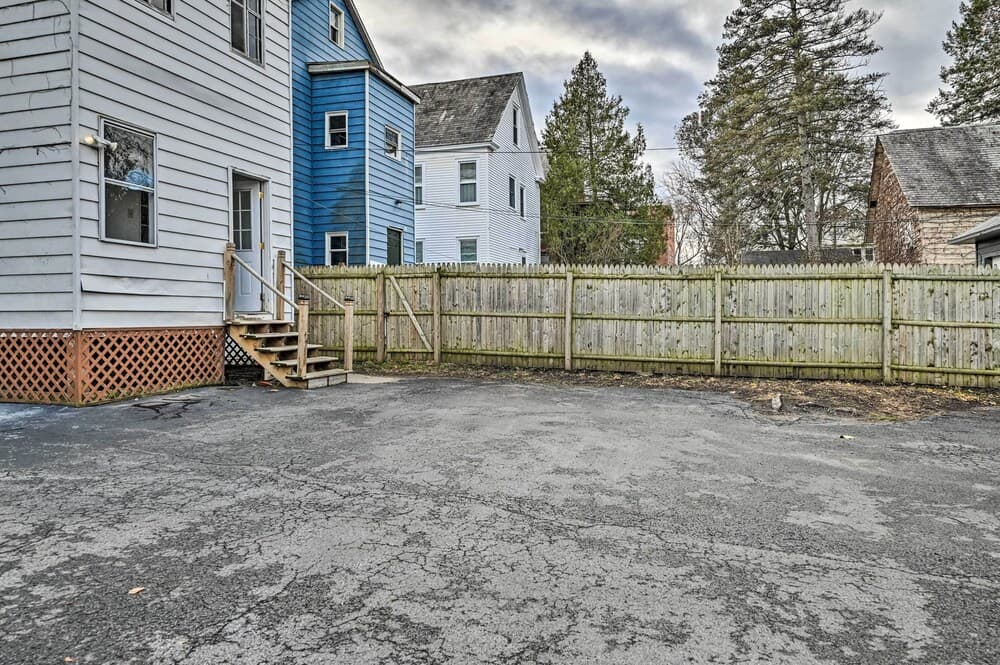 Pet-friendly Historic Apartment Near Albany!