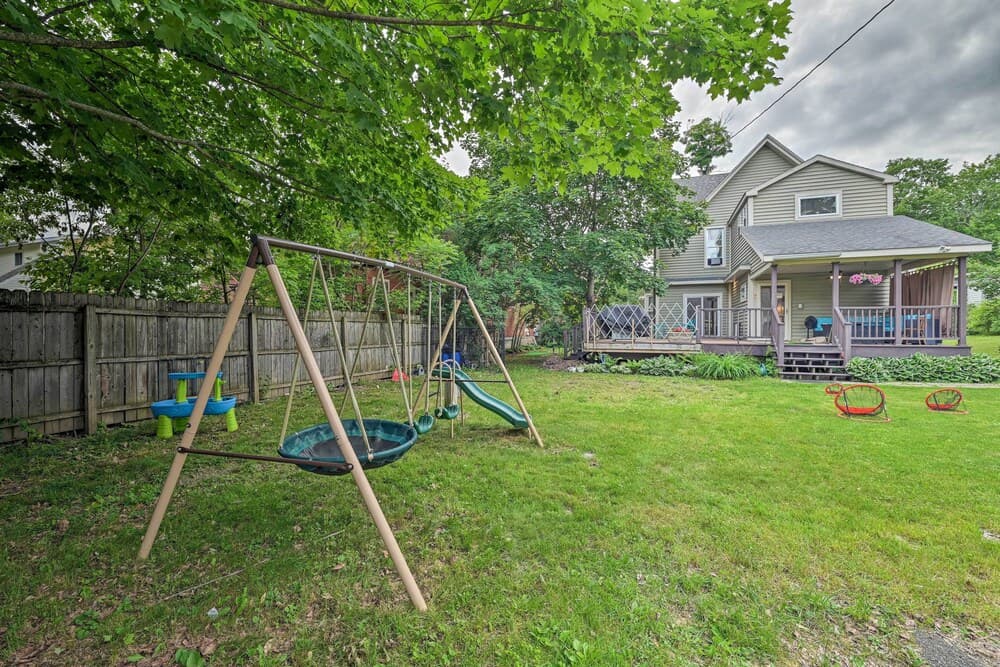 Quiet Oneonta Home - Walk to Historic Dtwn!